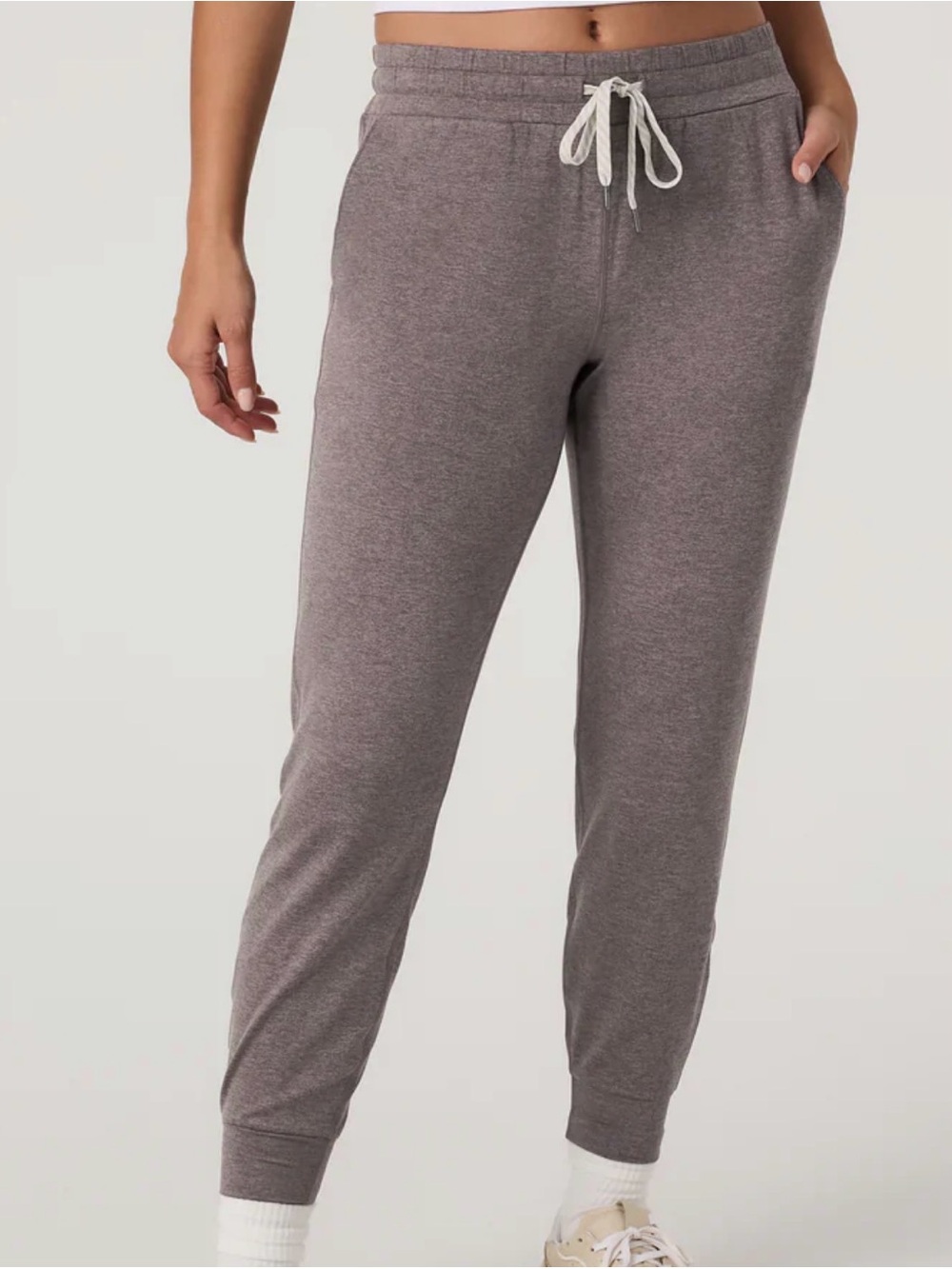 Vuori Performance Jogger Chia Heather